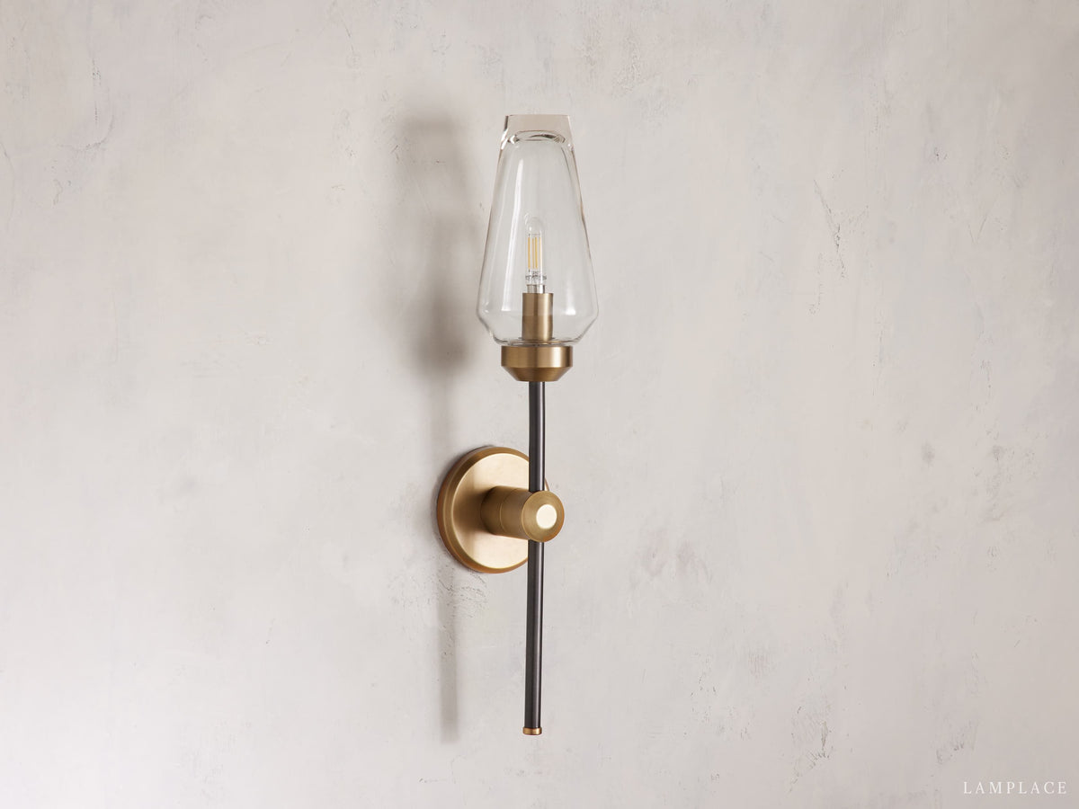 Arrow Minimal Focal Wall Light