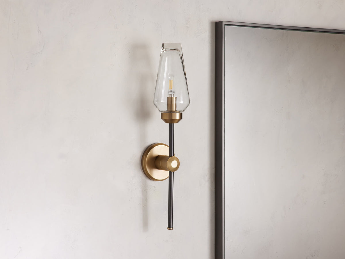 Arrow Minimal Focal Wall Light