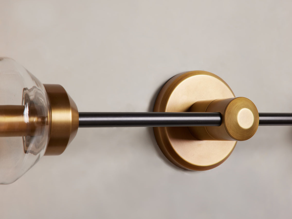 Arrow Minimal Focal Wall Light