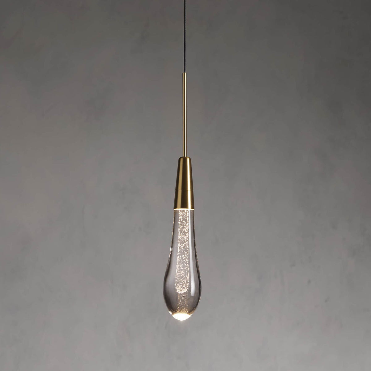 Soltaire Raindrop Glass Single Pendant Light