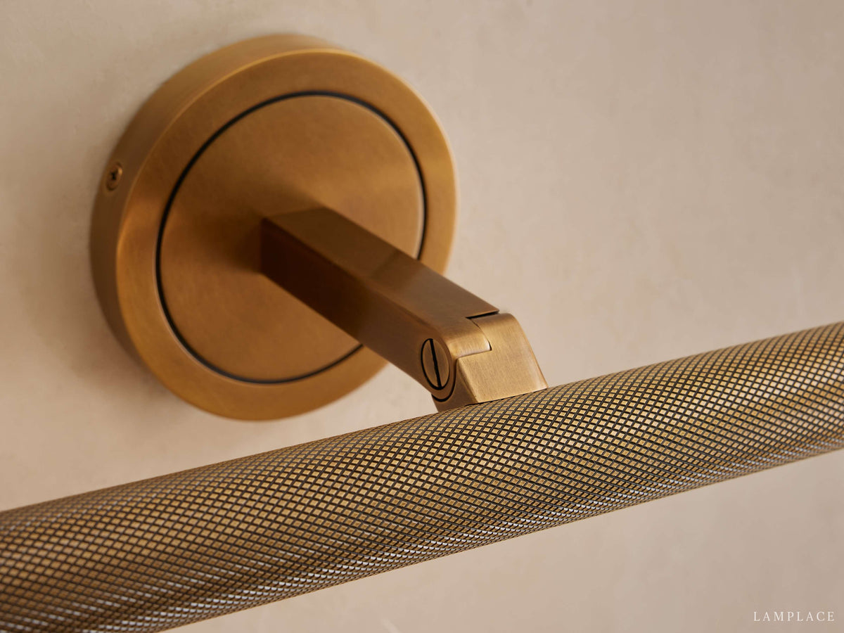 Monroe Hushed Shine Picture Light