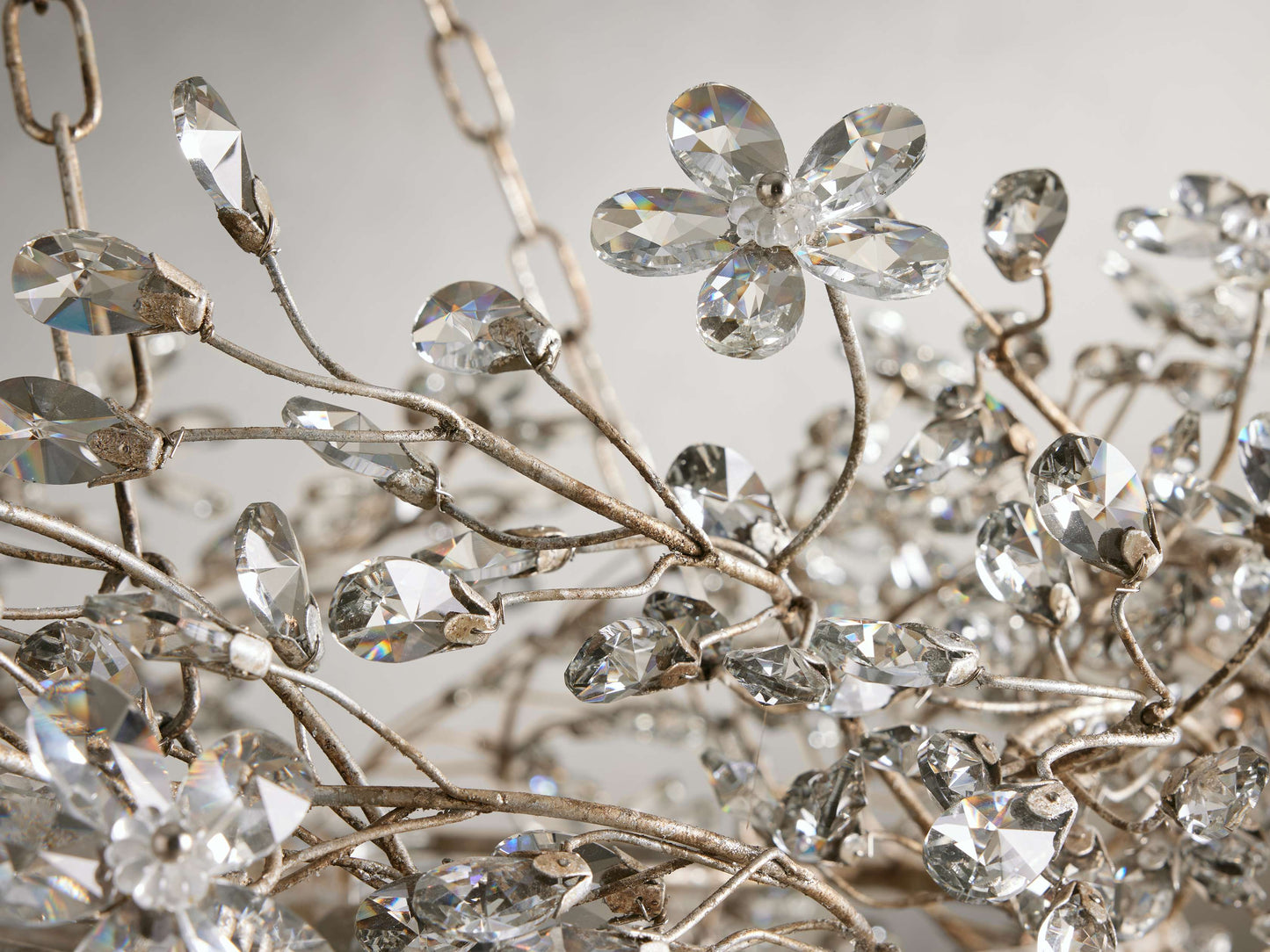 Fiore Sculpted Petals Round Chandelier