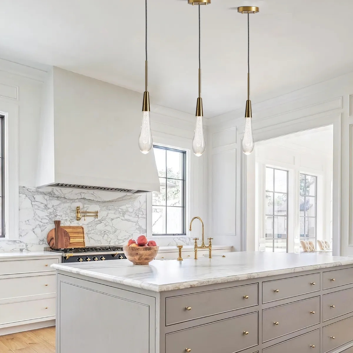 Soltaire Raindrop Crystal Single Pendant Light